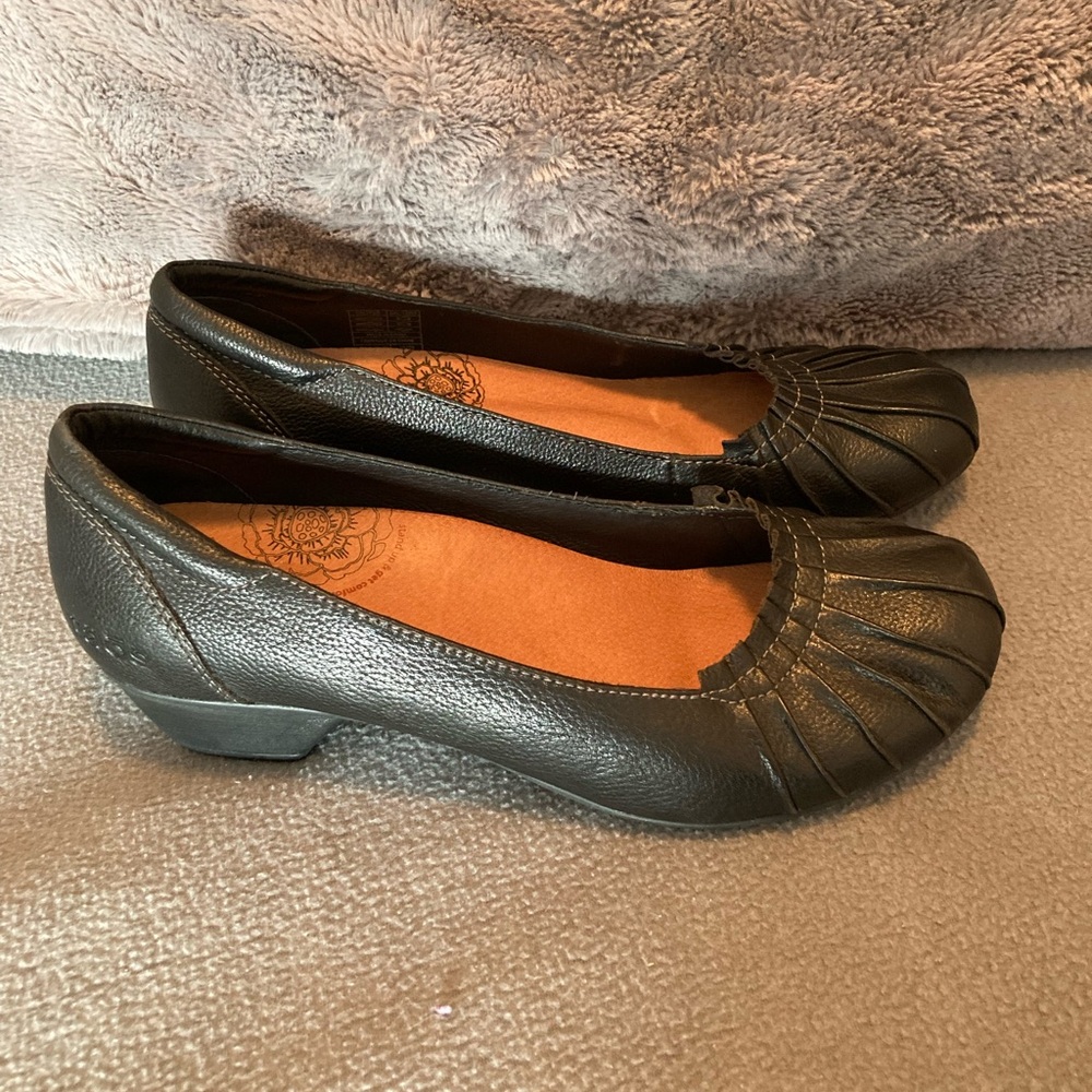 Taos Calypso Womens Black Leather Classic Comfort Heels Size 8.5 GREAT!